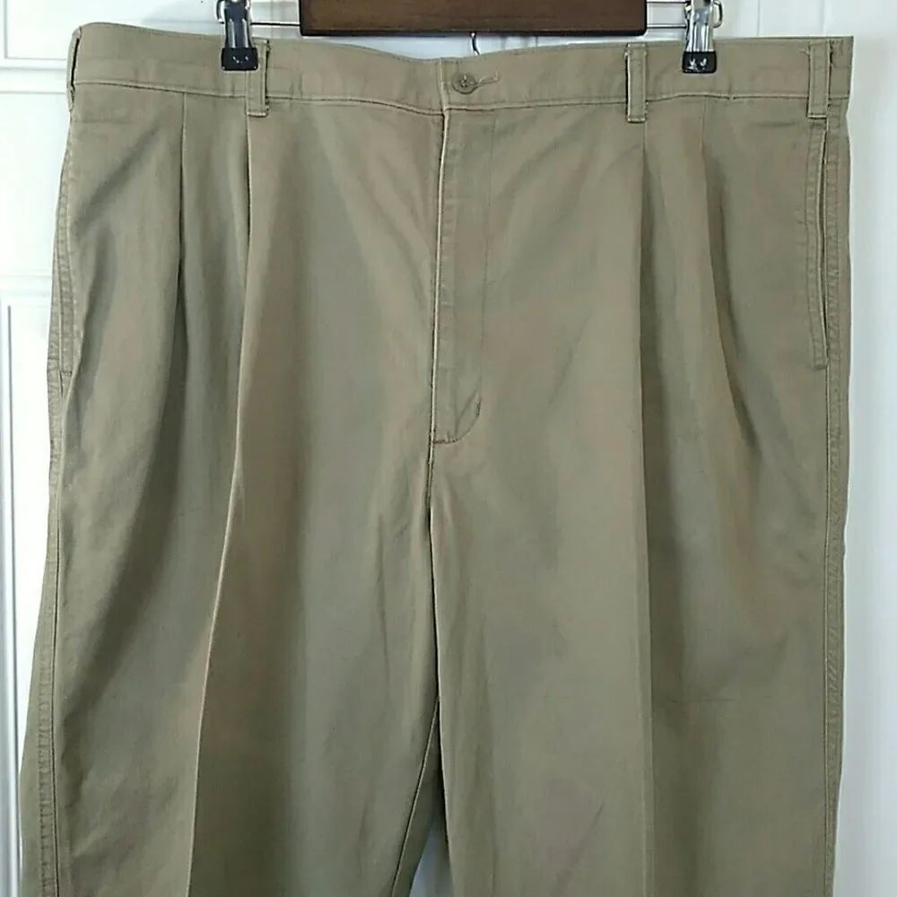 Dockers men's pleated khaki pants